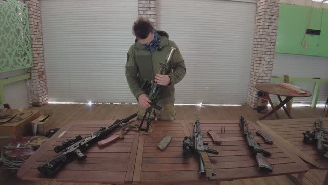 Автоматы на СВО: Опыт применения, виды АК, мода на обвесы.