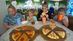 мукбанг пицца из магнита