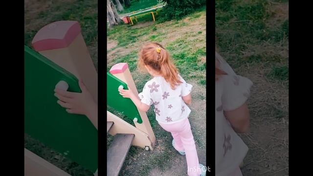 Качаемся на качелях с внучкой, рисуем на асфальте ❤👍 смотреть онлайн