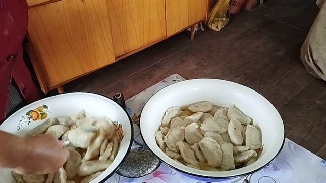 Подготовка к трапезе после богослужения. У нас новая помощница! 06.07.2025