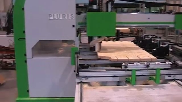 Ленточнопильный центр MZ с CNC-управлением PLURIS 05 смотреть онлайн