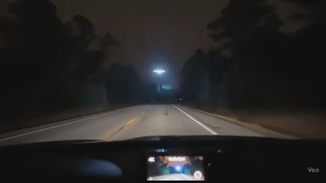 Летающая Тарелка Над Трассой смотреть онлайн