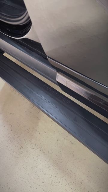 Land Rover Defender 110 с электропорогами смотреть онлайн