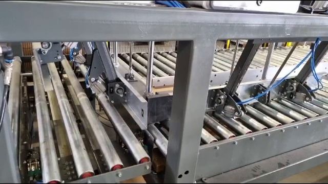 Автоматическое заклеивание коробок из гофрокартона на станке ModClose 410 смотреть онлайн