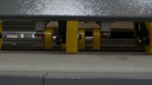 Магазин загрузки разной ширины гофрокартона станка Modbox смотреть онлайн