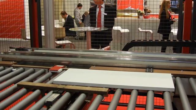 Сверлильно-присадочная линия с CNC Priess & Horstmann - загрузка смотреть онлайн