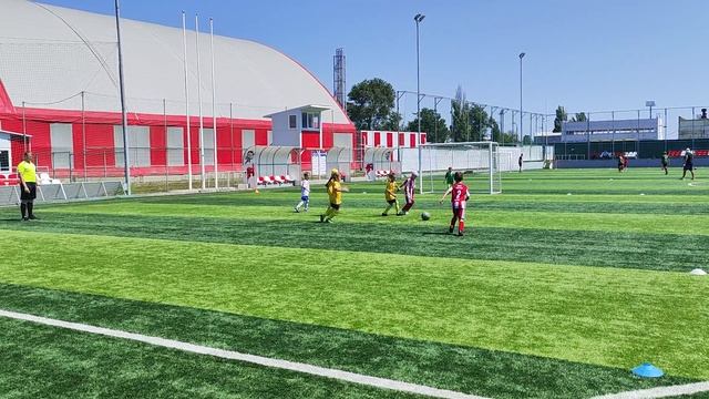 Первенство г. Таганрога по футболу. ЖФК "Ростов" (2017) - ФК "Авангард"(2018) 2:11 05.07.2025