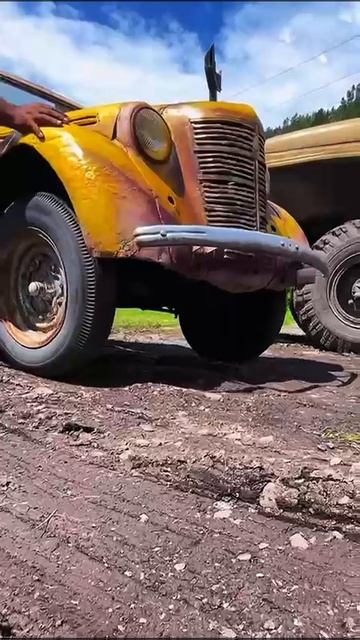 Стоунхендж из автомобилей появился в Республике Алтай смотреть онлайн