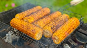 Теперь кукурузу в початках не только варю. Ведь можно приготовить вкуснее с ароматным маслом