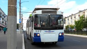 Троллейбус Кирова ЗиУ-682 КР Иваново борт. №557 маршрут 3 на остановке "Гостиница Вятка"