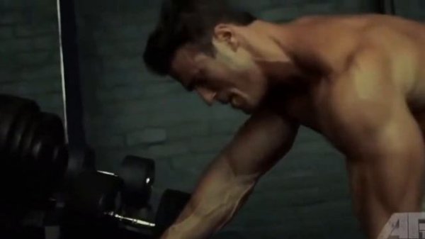 Двойник Арнольда Calum von Moger