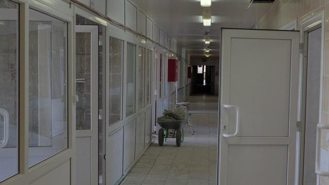 Продолжается ремонт в самой большой больнице нашего региона смотреть онлайн