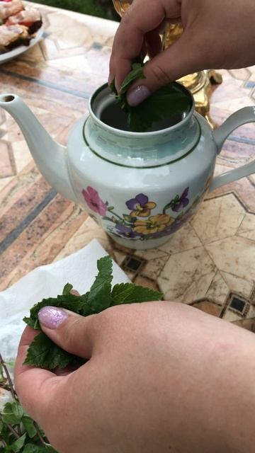 Что может быть вкуснее летнего чая на даче??