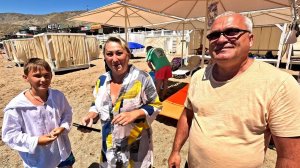 Орджоникидзе - яблоку негде упасть! Из Анапы в Крым. Цены. Пляжный коллапс?