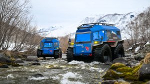 Семейная экспедиция на двух вездеходах Тайфун. По Камчатке через вулканы к Опалинским источникам.