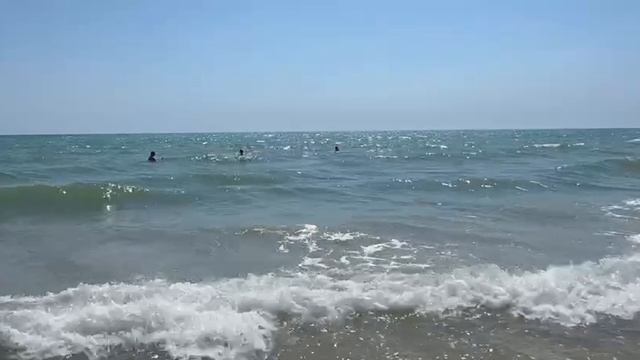 Мы сходили, Проверили пляж в Витязево. Остались довольны. смотреть онлайн