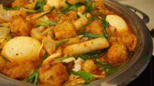 Традиционная корейская кухня: Ттокпокки (떡볶이) или рисовые клёцки в остром соусе