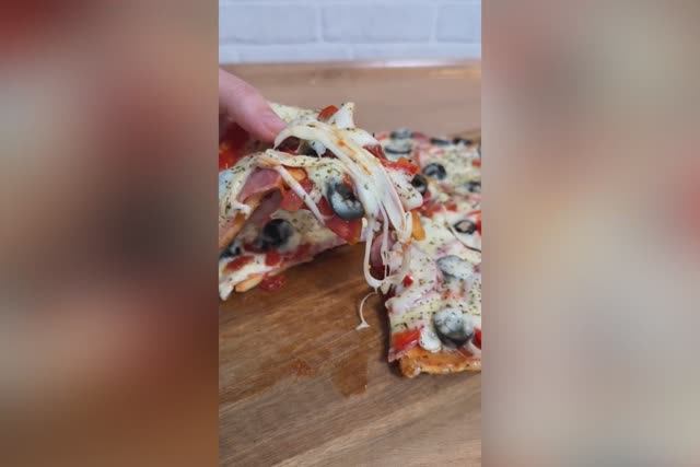 Ленивая пицца на сковороде за 10 минут 🍕