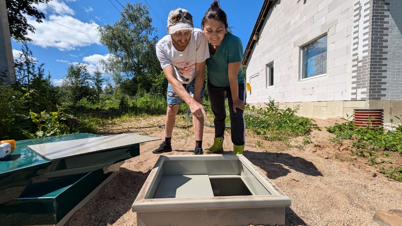 Дом еще не достроен,а трон уже стоит смотреть онлайн