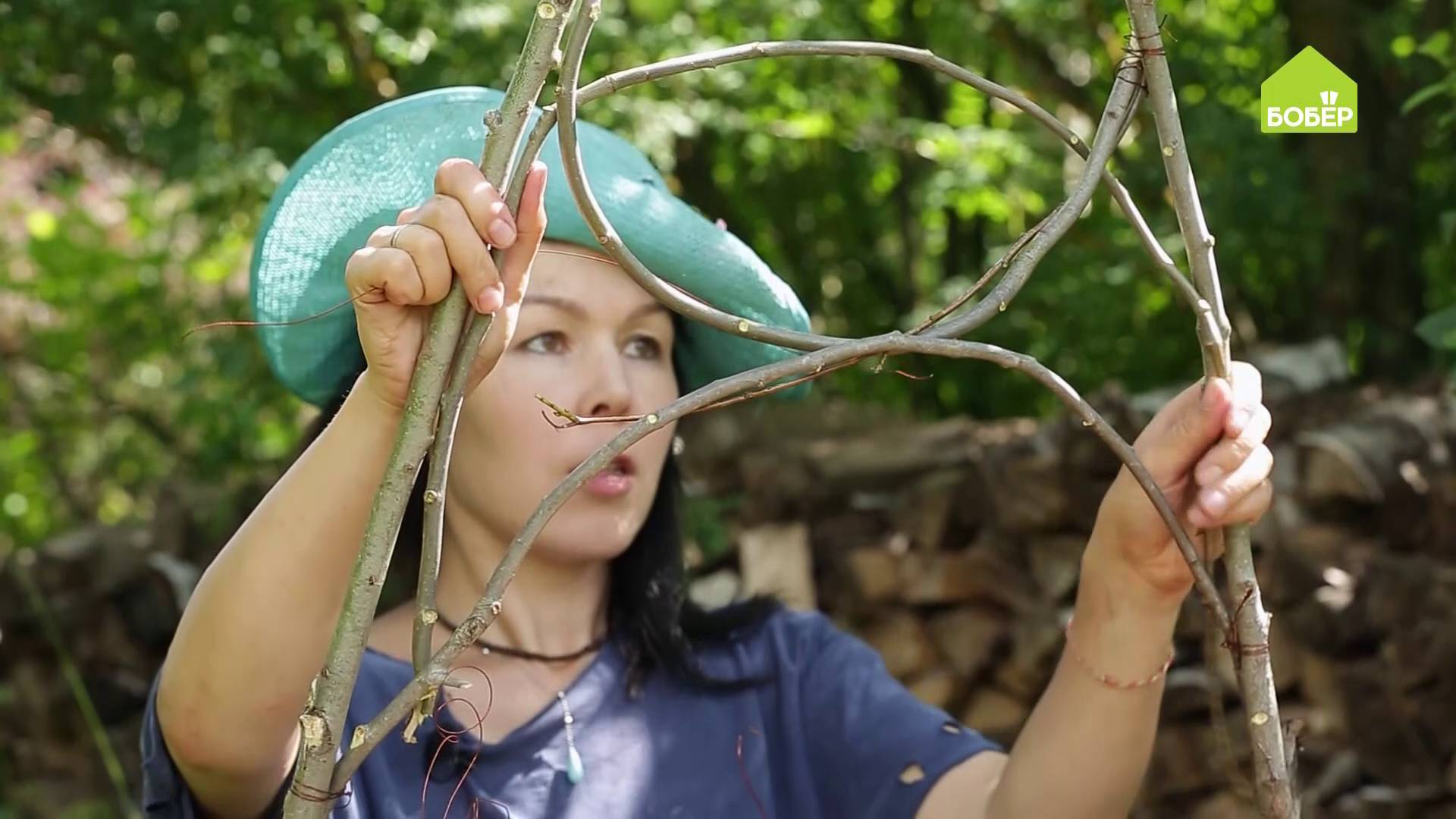 Плетёная опора для растений из осиновых веток. Делаем своими руками опору для вьющихся растений смотреть онлайн