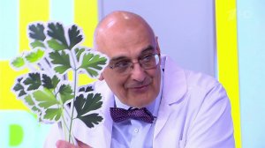 Для костей, зрения и сердца: ведущие «Жить здорово!» рассказали о пользе петрушки