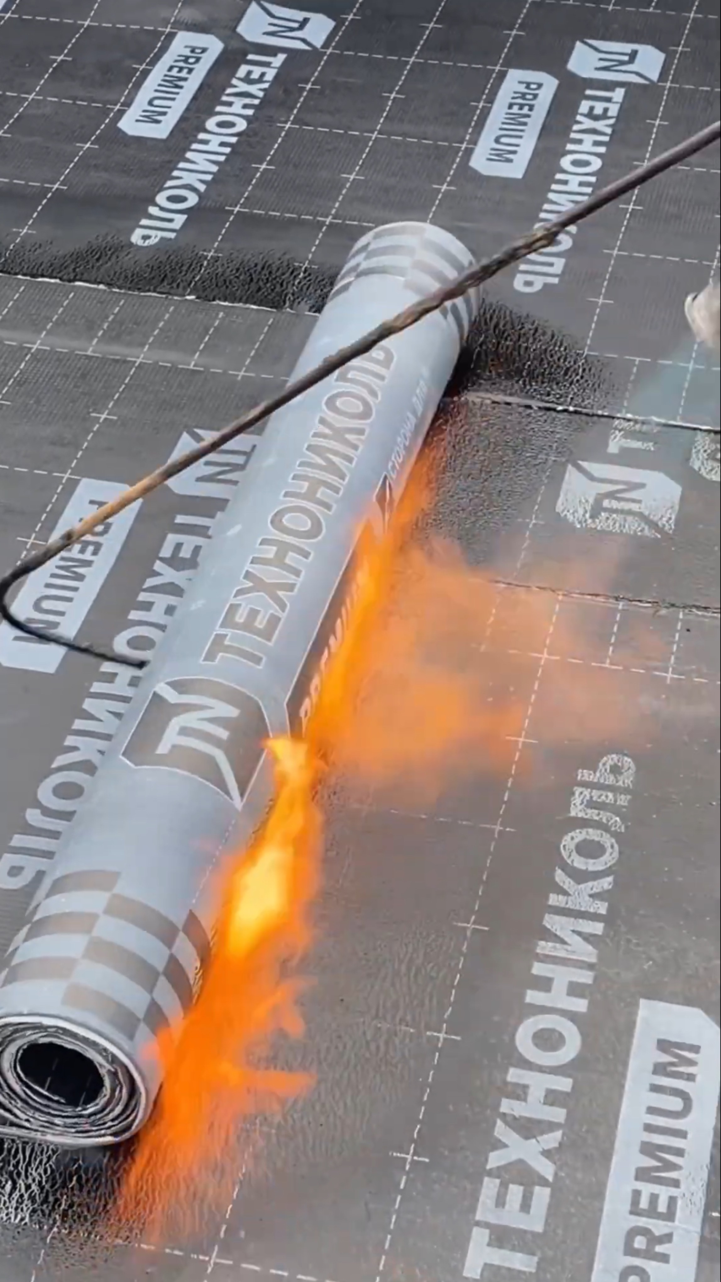 🔥Монтаж битумной плоской кровли смотреть онлайн