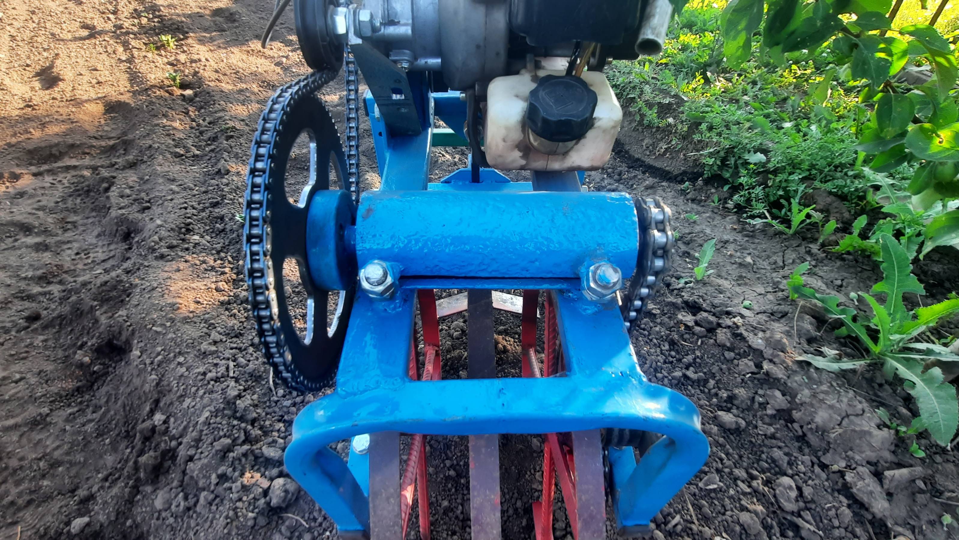 Испытание ОКУЧНИКА. Прополка картошки.