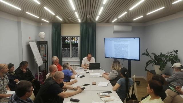 КАК ИСКАТЬ НА САЙТАХ ПОБЕДЫ В СУДАХ НАШИХ СОРАТНИКОВ ОБЪЯСНЯЕТ МАКСИМ ШИЛОВ на встрече участников смотреть онлайн