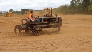 МОЩЬ! Старые Caterpillar 1950-х пашут, как новые! #4