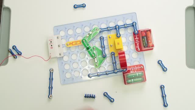 XBas Тонкомпенсация FM ЧМ Радио Конструктор электронный Знаток 979 схем смотреть онлайн