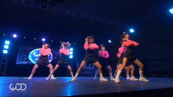 Музыка от "Шоу Бенни Хилла"!