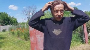 Олег весь в делах.