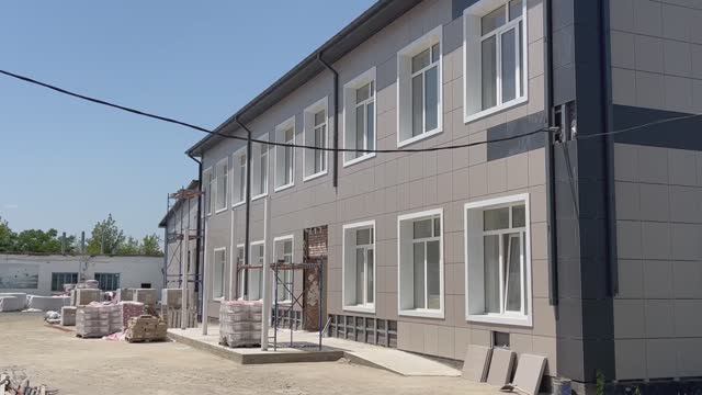 07-07-2025 г. Натырбовская школа преображается. Капитальный ремонт близится к завершению смотреть онлайн