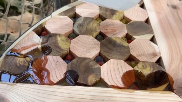 This Burnt Log Was Headed for the Trash. I Gave It a New Life.Turning a BURNT Log into an Table