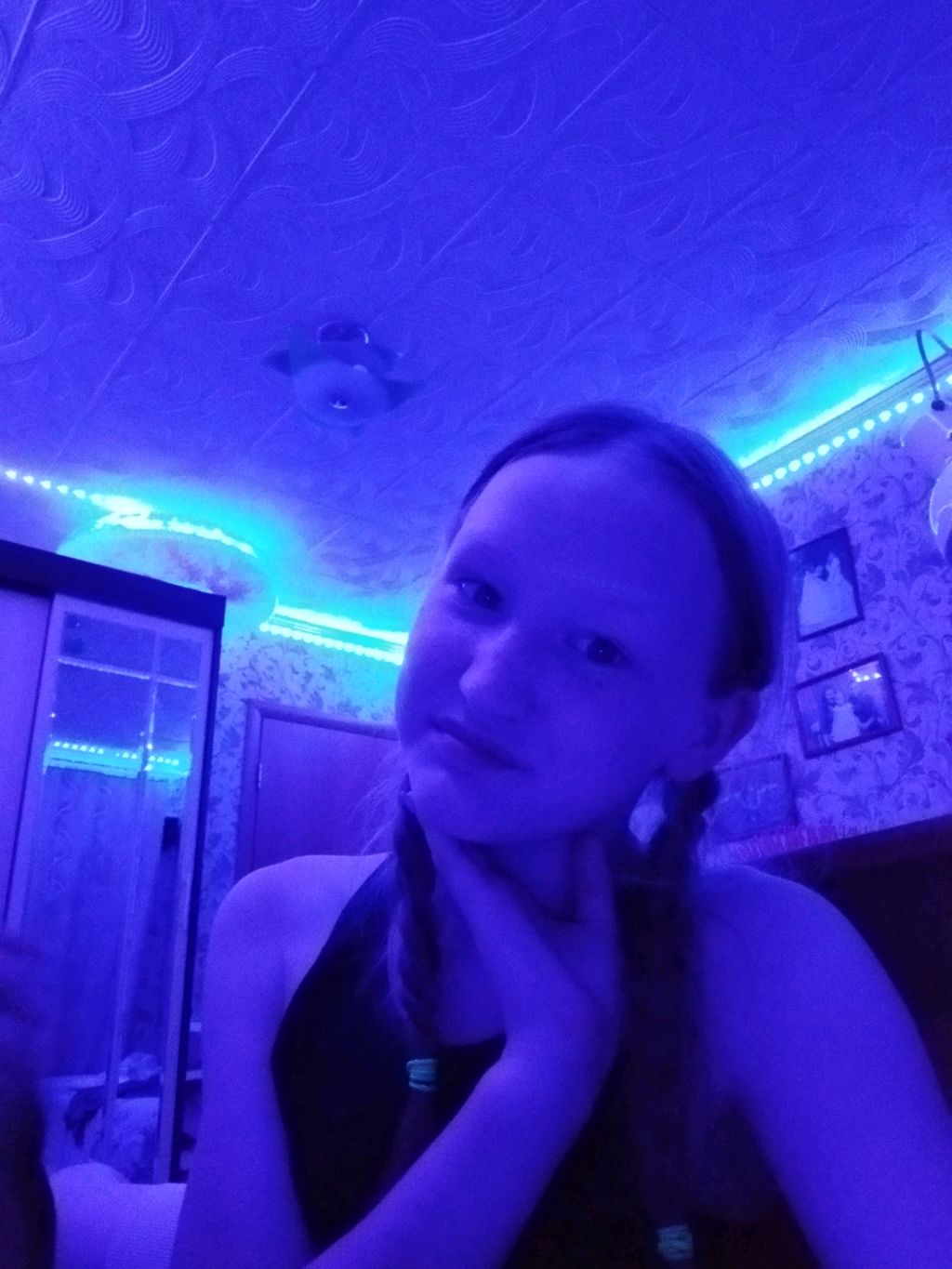 тусуемся и едим вкуснятина в 2 часа ночи 😁