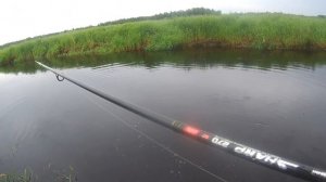 Эта блесна вертушка косит хищника в этой реке. Рыбалка на лугах. Рыбалка на блесну