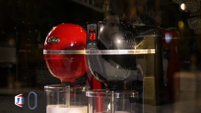 Делаем холодный шоколад со взбитым молоком или сливками с помощью JOHNY смотреть онлайн