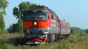 «Гость из Серова». ТЭП70-0181 с пригородным поездом Предтурье - Алапаевск с приветливой бригадой