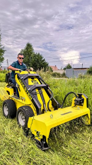 ОТЗЫВ КЛИЕНТА МУЛЬЧЕР РУБИТ ТРАВУ ВЕТКИ КОРНИ МИНИ ПОГРУЗЧИК MAKSTEM В СЕЛЬСКОМ ХОЗЯЙСТВЕ НА ДАЧЕ