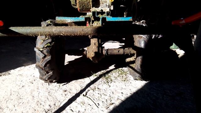 Как БЫСТРО удалить траву с осей мотоблока