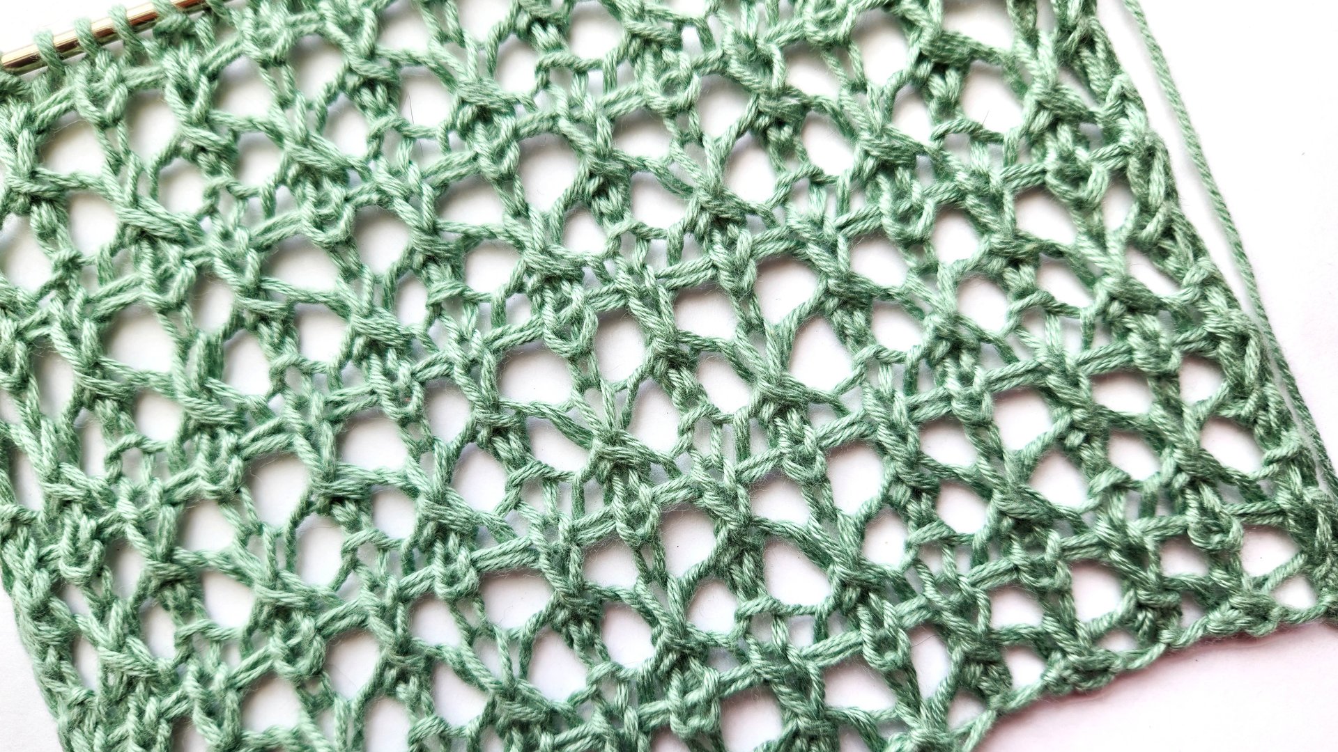 Симпатичный ажурный узор как мелкая сеточка смотреть онлайн