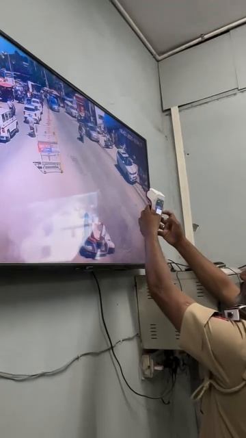 Индийская дорожная полиция показала, как работают система штрафов через уличные камеры смотреть онлайн