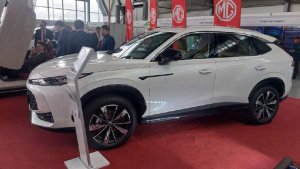 Британско-китайский кроссовер MG HS сертифицировали в России