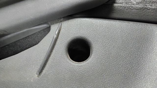 Тойота Аурис. разбор автомобиля для самостоятельной установки авточехлов смотреть онлайн