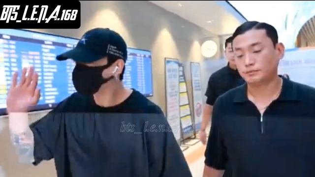 Чонгук, Юнги, Чимин улетели в Лос-Анджелес, Тэхен присоединится смотреть онлайн