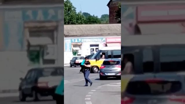 В Мерефе под Харьковом женщина умерла, пытаясь догнать бусик с принудительно мобилизованным сыном,