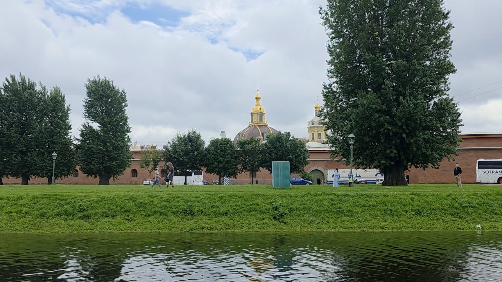 речная прогулка по Санкт-Петербургу смотреть онлайн