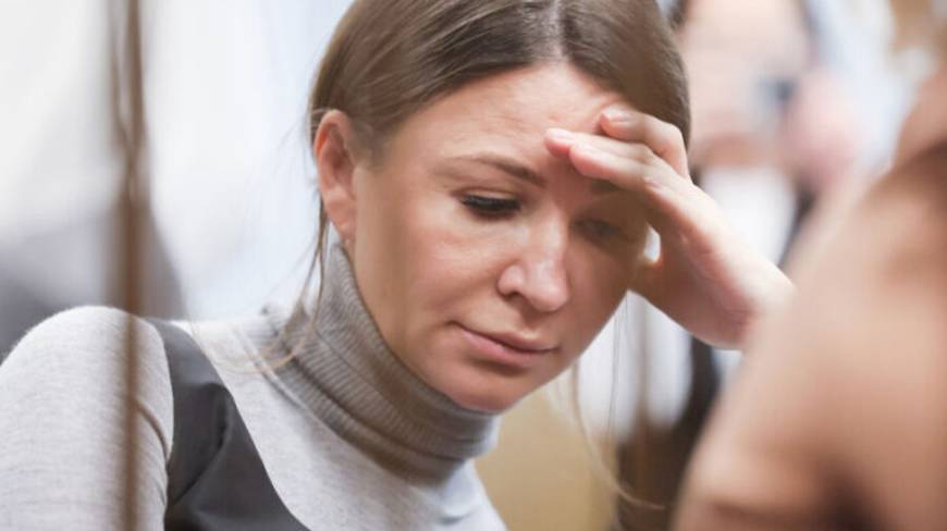 Брат Блиновской может остаться без квартиры из-за ее долгов смотреть онлайн