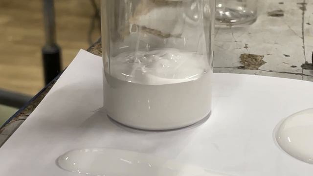 Результат перемешивания материала Макромер СКЛ-СП-3Н в заводских тюбиках