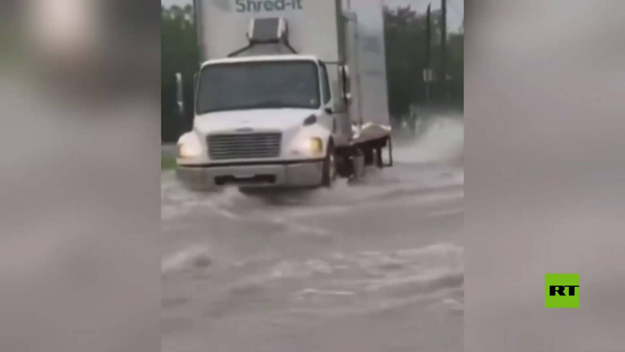 الولايات المتحدة.. أكثر من 100 قتيل جراء الفيضانات